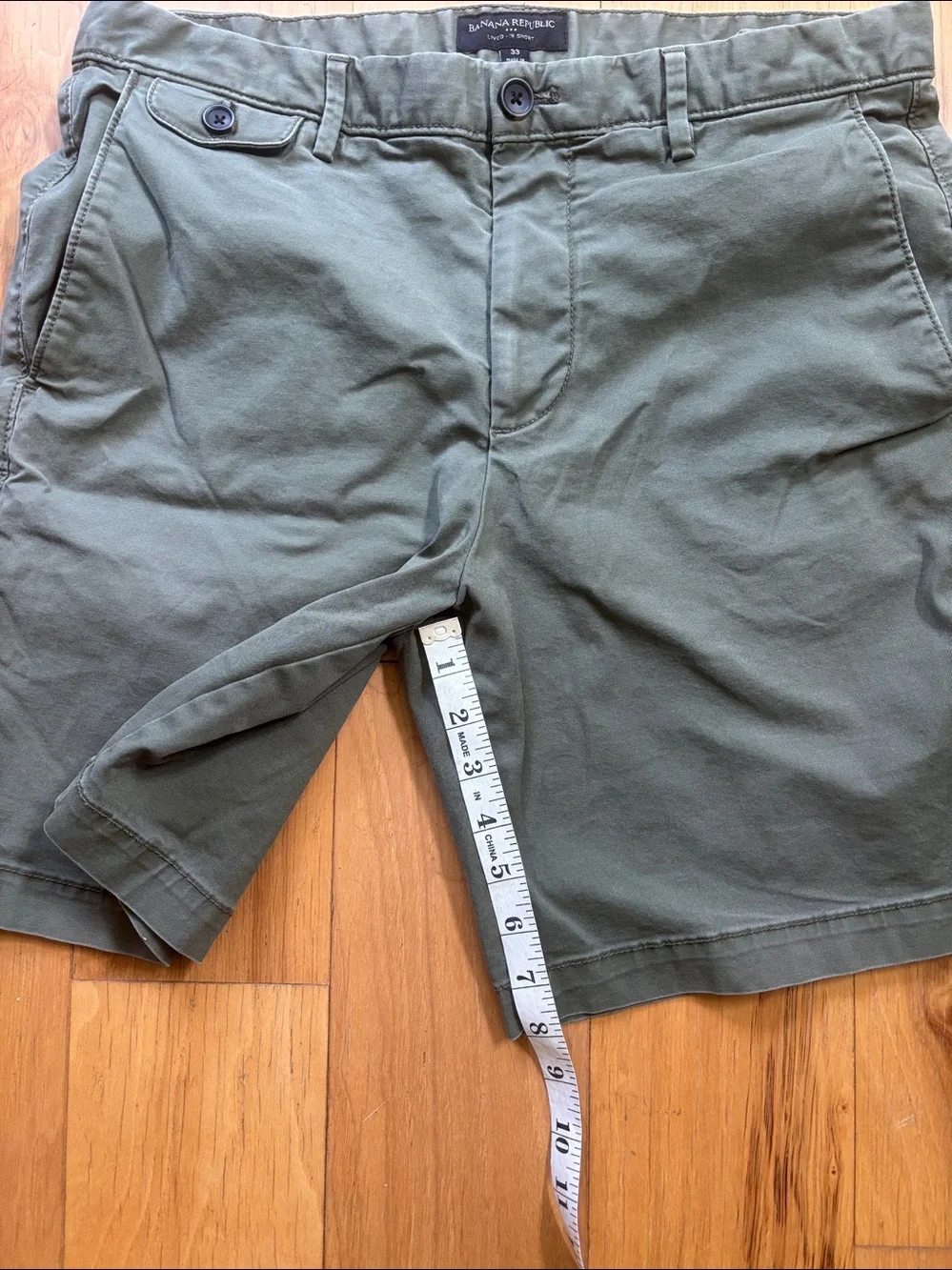 Banana Republic khaki green shorts size 33